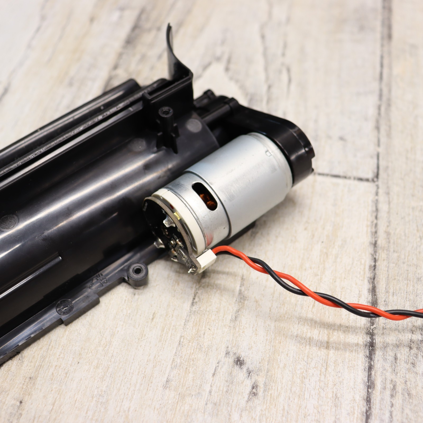 OEM BISSELL SpinWave Robot Vacuum 2859, 3115 Roller Brush Motor, Gear & Housing