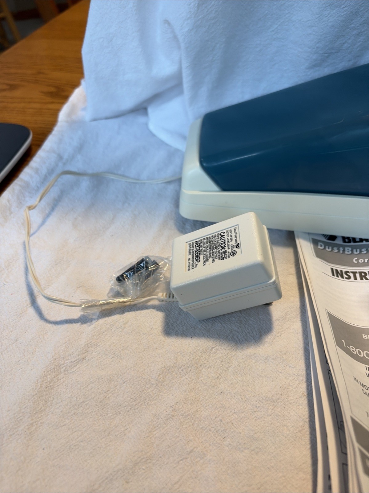 Black & Decker Dustbuster Cordless Hand Vac DB225 VINTAGE Works! Wet/ Dry