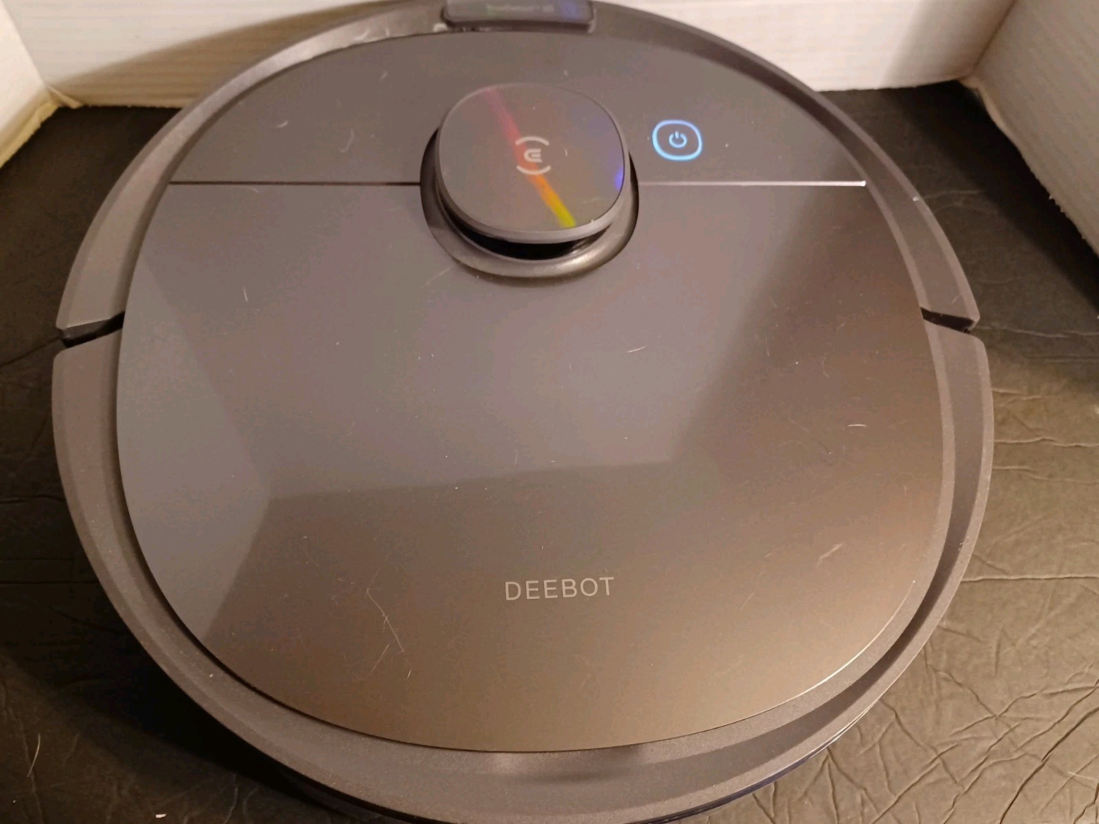 E COVACS DEEBOT OZMO T8 Smart Robot Vacuum In Good Condition