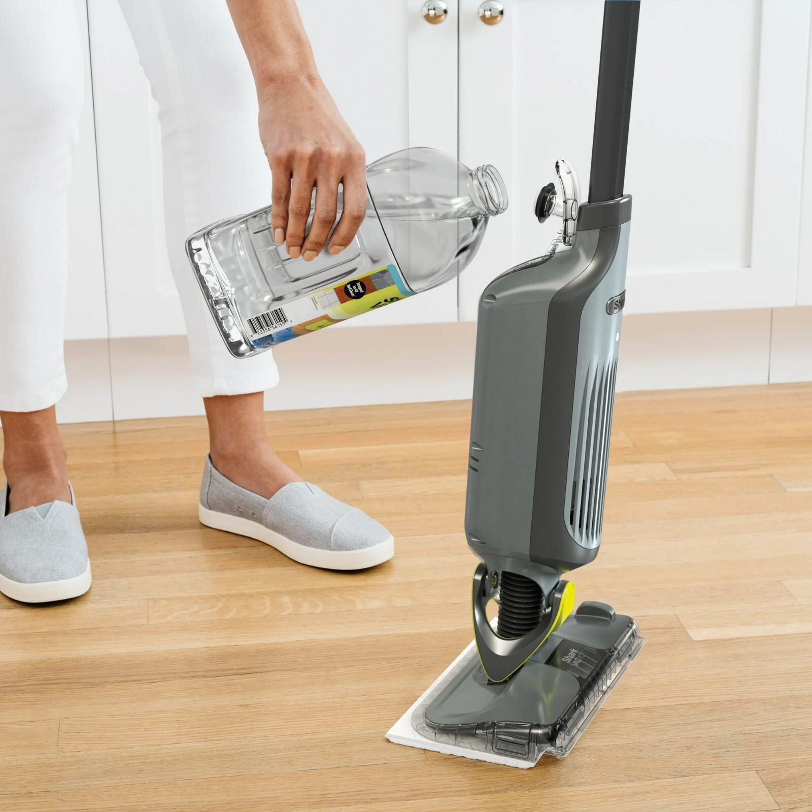 Shark VACMOP Multi-Surface Cleaner Refill 2L bottle, Spring Clean Scent, VCM60